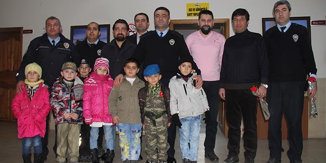 'Minik yürekler'den polise anlamlı destek