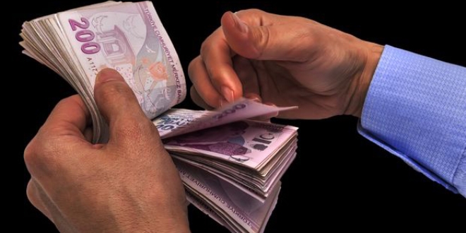 Üniversiteliye aylık 1.300 TL geliyor