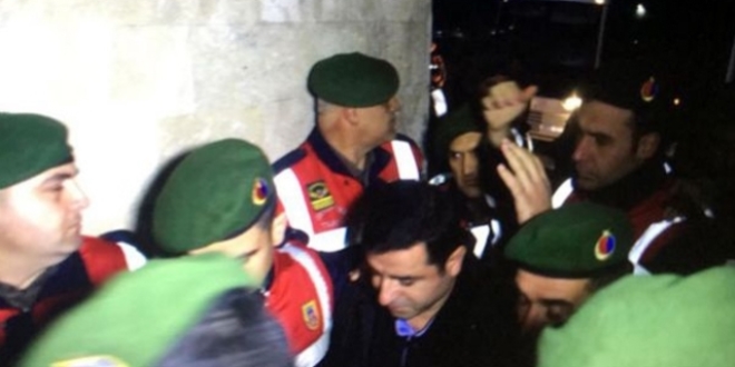 HDP E� Genel Ba�kan� Demirta�'�n muayenesi tamamland�