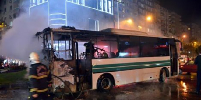 Adana'da seyir halindeki halk otobüsünde yangın