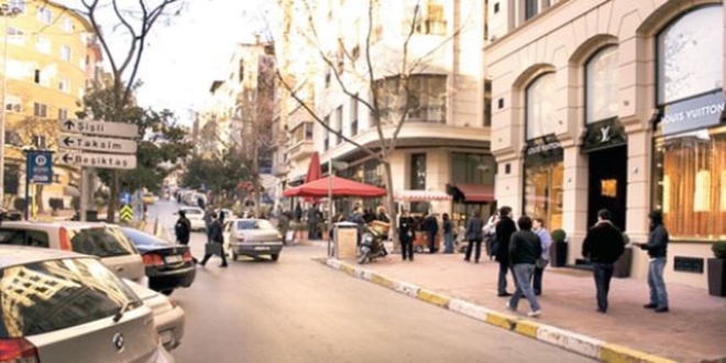 Kiralar y�zde 25 d��t� ama bo� ma�azalar artt�