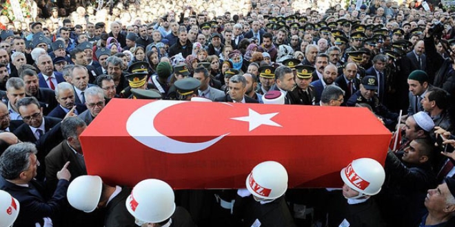Şehitlerimizi uğurluyoruz