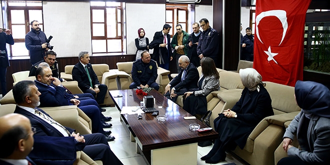 AK Parti milletvekillerinden Çevik Kuvvet'e taziye ziyareti