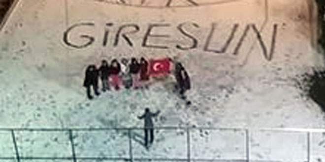 KYK yurdunda kalan kız öğrencilerden komando andı