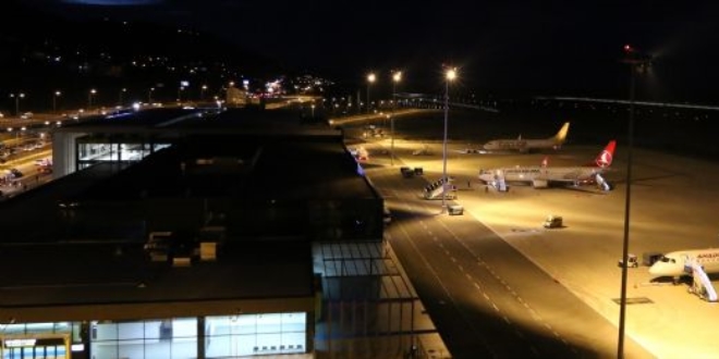 Sisli havada uçaklar Erzurum'a inebilecek