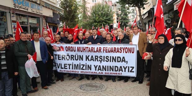 Muhtarlardan 'Terörün karşısında, devletimizin yanındayız' yürüyüşü