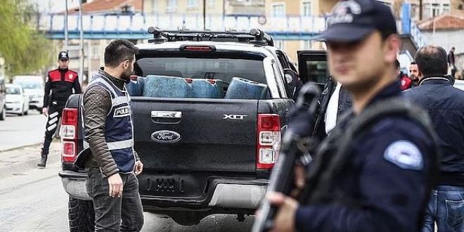 Terör propagandası yapan 8 kişi gözaltına alındı