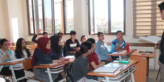 Batı ile doğu arasında iki öğretim yılı farkı
