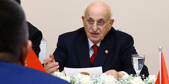 Kahraman: FETÖ insanları mankurt yapıyor