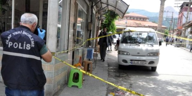 Pompal� t�fekle ba��ndan vurulan �ocuk a��r yaraland�