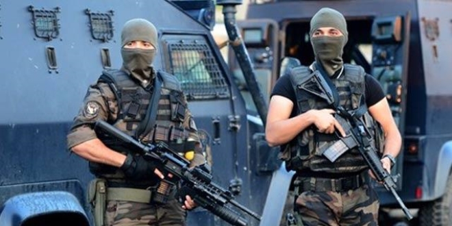 Siirt'te ter�r operasyonunda 15 ki�i tutukland�