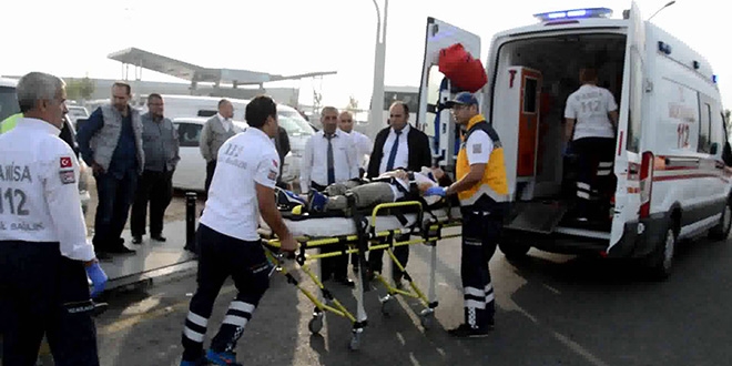 Manisa'da öğrenci servisi devrildi: 8 yaralı