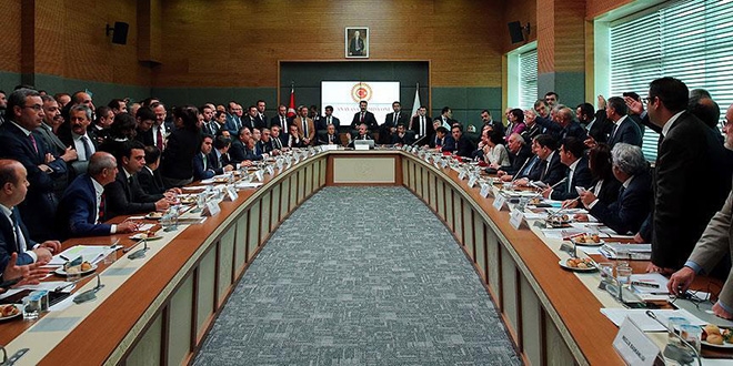 'CHP görüşmeleri uzatma gayretinde'