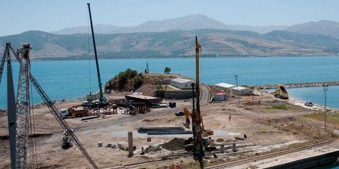 Türkiye'nin en büyük feribotu Tatvan'da yapıldı