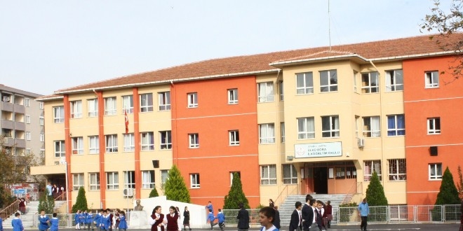 Antalya'da o ilkokula 2. kez mfetti grevlendirildi