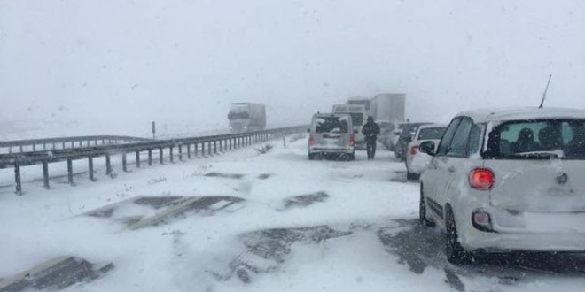 �orum-Samsun karayolu, yeniden trafi�e a��ld�