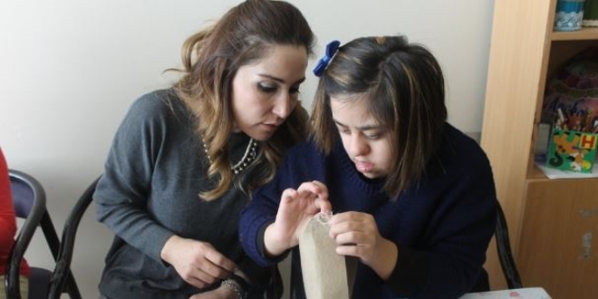 �zel ��renci ��retmeni: En b�y�k engel sevgisizlik