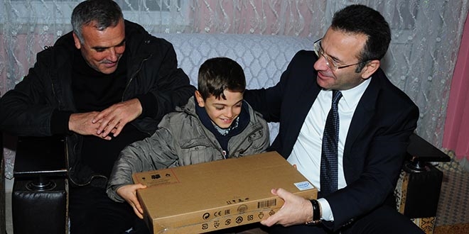 Diyarbakr Valisi Aksoy'dan ehit ailesine ziyaret