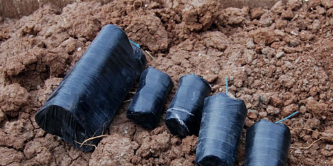 Siirt'te ortaya çıkarılan sığınakta el yapımı patlayıcı ele geçirildi