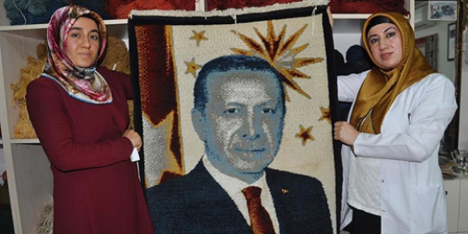 Cumhurbaşkanı Erdoğan'a sevgilerini halıya işlediler