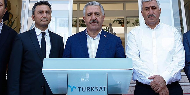Bakan Arslan, Türksat çalışanlarının yeni yılını kutladı