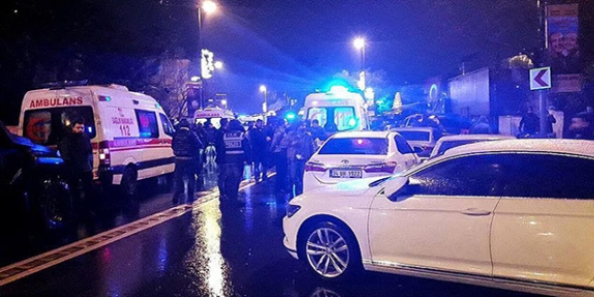 İstanbul'da terör saldırısı: 1'i polis 39 kişi hayatını kaybetti
