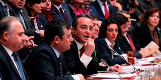 CHP'ye göre 35 soruda yeni Anayasa