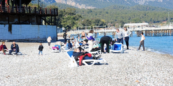 Yılın ilk gününde denize girdiler