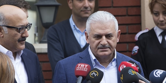 Başbakan Yıldırım: Noel baba kostümü iddiası asılsız