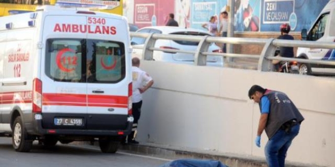 Gaziantep'te otomobilin �arpt��� 13 ya��ndaki �ocuk �ld�