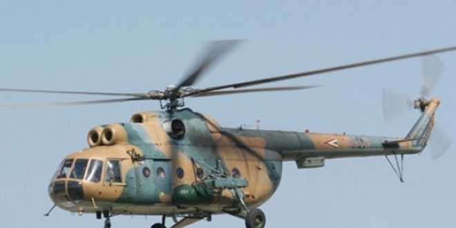 Mahsur kalan madencilere askeri helikopterle gıda yardımı