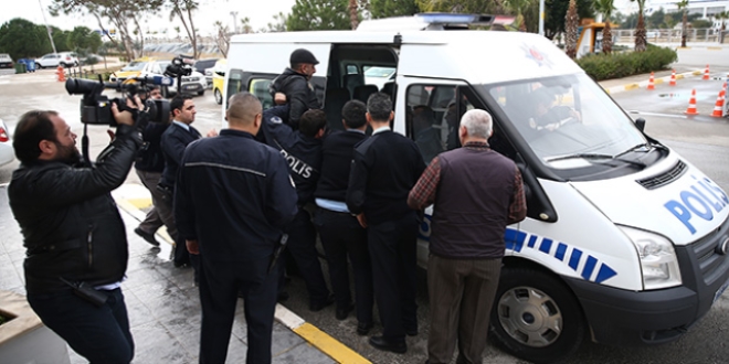 Havalimanında kontrolsüz geçmeye çalışan kişi yakalandı