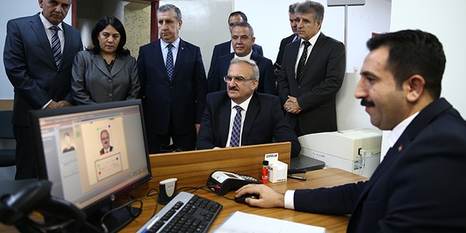 Antalya Valisi, çipli kimlik kartı başvurusunda bulundu