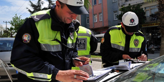 17 kişilik servise 42 öğrenci sığdırdı