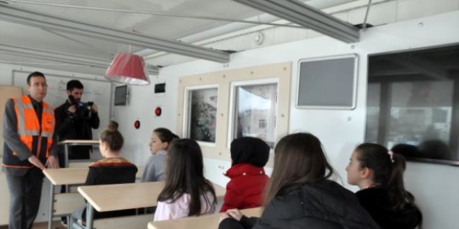 Simülasyon tırında 40 bin kişiye eğitim