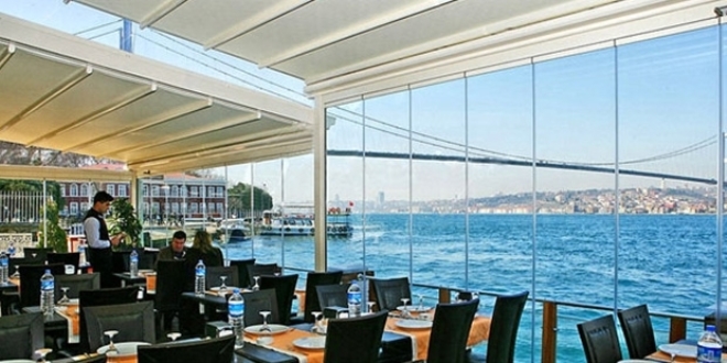 Restoranların yarı açık alanlarında sigara içilemeyecek