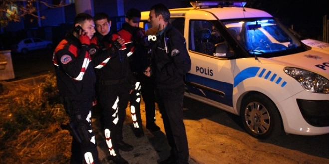 Yunus timlerince yakalanan 2 kişi, emniyete götürüldü