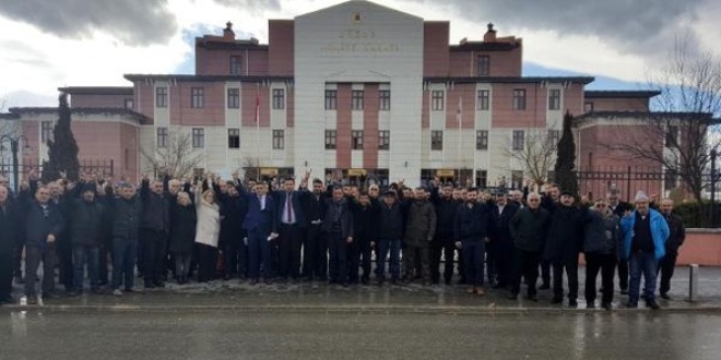 Öğretmenin tutuklanmasına tepki gösterdiler