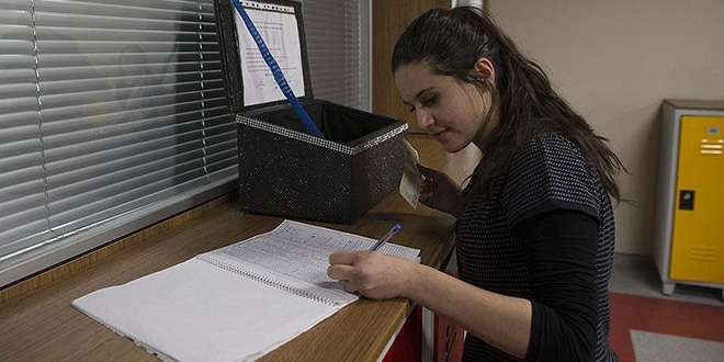 renciler ihtiyalarn 'sandk'tan karlyor