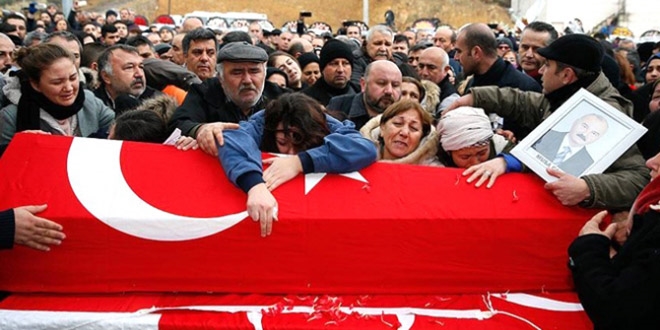 Şehit adliye çalanı Musa Can toprağa verildi