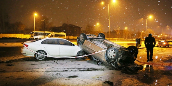 Kaza için uyarırken trafik kazası kurbanı oldu