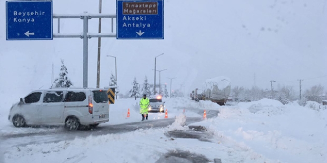 Konya'da ulaşıma kar engeli