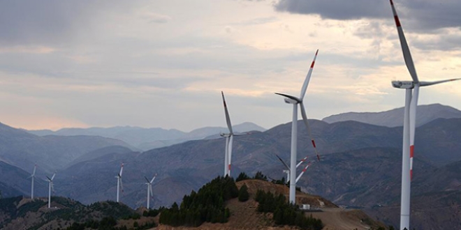 Elektriğin yarısı yerli kaynaklardan üretildi