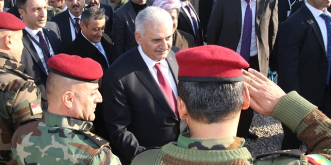 Ba�bakan Y�ld�r�m, resmi t�renle Ankara'ya u�urland�