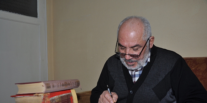 50 yıldır okuduğu kitaplardan 7 bin sayfa not tuttu
