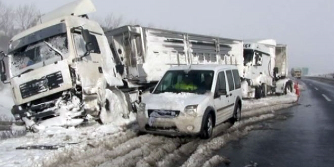 İstanbul'da tırların trafiğe çıkması yasaklandı