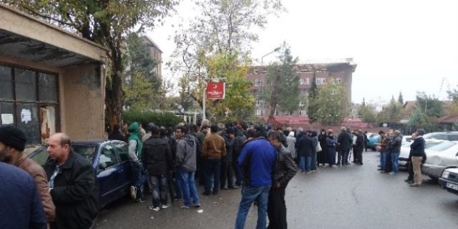 Suriyelilere geçici koruma kimliği veriliyor
