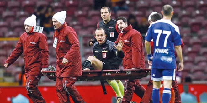 Sigortalar� olmayan hakemlere doktor ve mas�r de yok