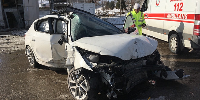 �niversiteli gen�, trafik kazas�nda hayat�n� kaybetti