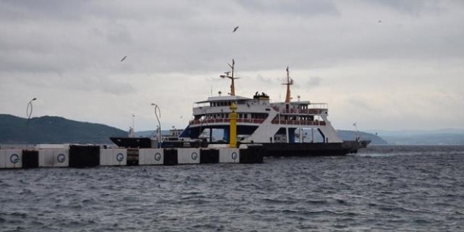 �anakkale'de feribot seferlerine f�rt�na engeli